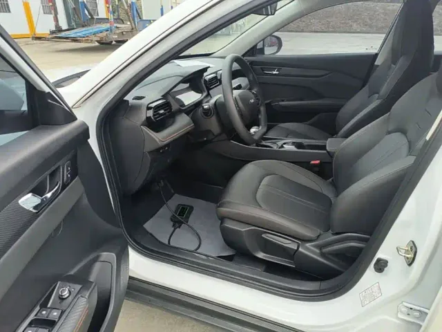 Dongfeng Yixuan — Фото автомобиля 15