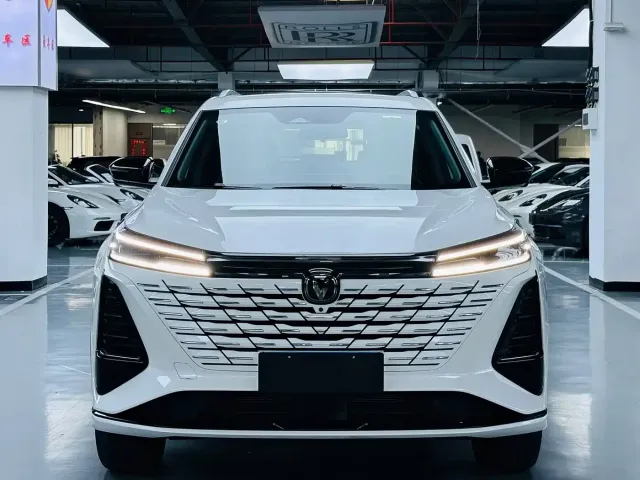 Changan CS75 Plus — Фото автомобиля 2