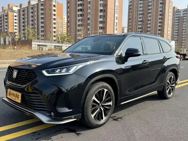 Toyota Crown Kluger — Фото автомобиля 3