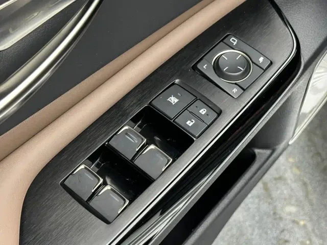 Lexus ES — Фото автомобиля 12