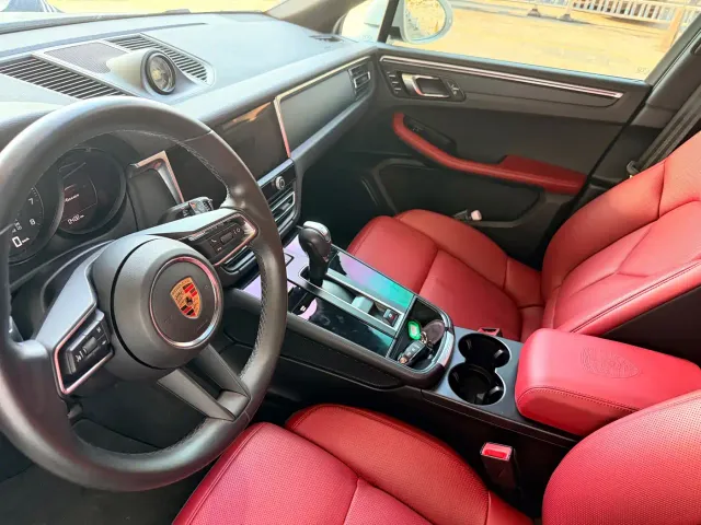 Porsche Macan — Фото автомобиля 11