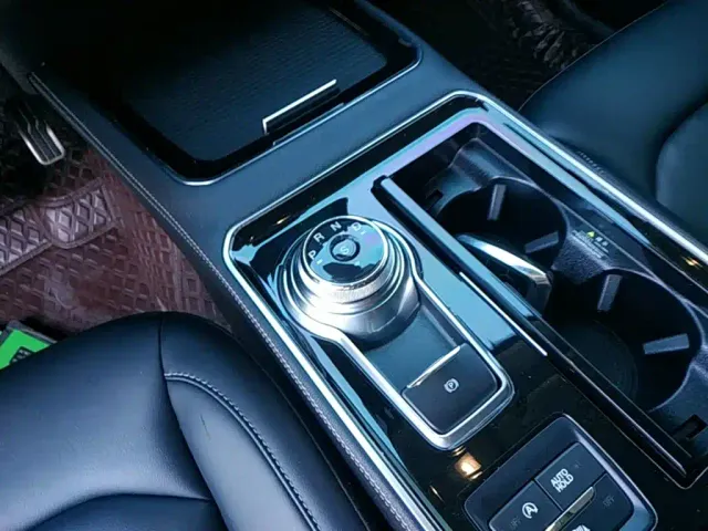 Ford Edge — Фото автомобиля 13