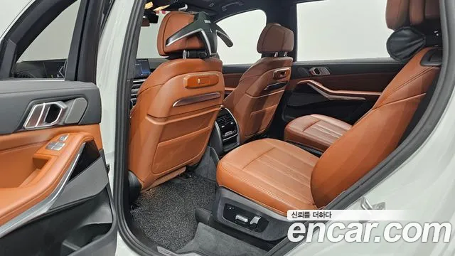 BMW X7 — Фото автомобиля 12