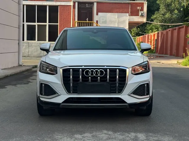 Audi Q2L — Фото автомобиля 3