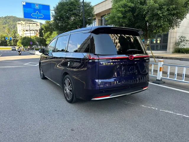GAC Trumpchi E8 — Фото автомобиля 9