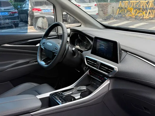 Maxus G50 — Фото автомобиля 10
