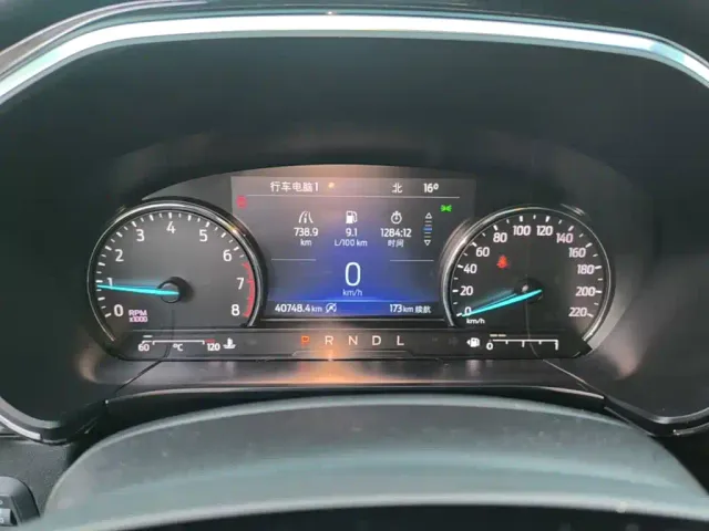 Ford Escape — Фото автомобиля 7