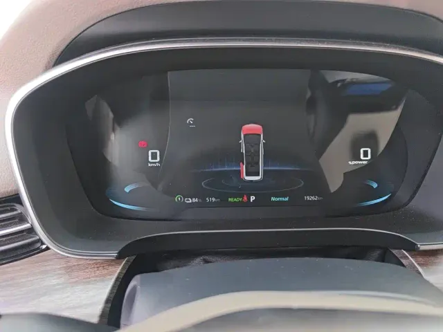 Roewe iMAX8 — Фото автомобиля 12