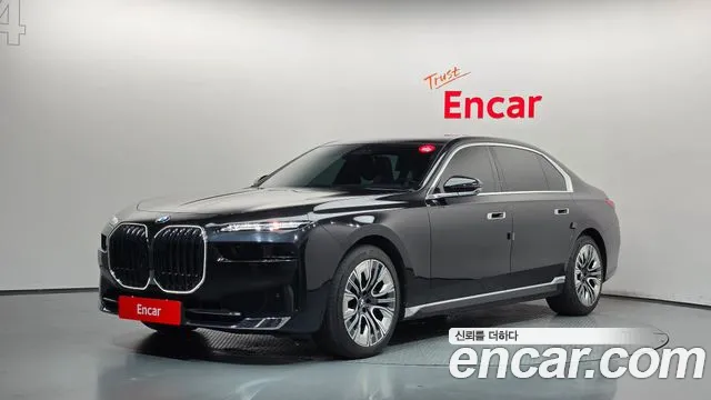 Фотография автомобиля — BMW 7 Series G70