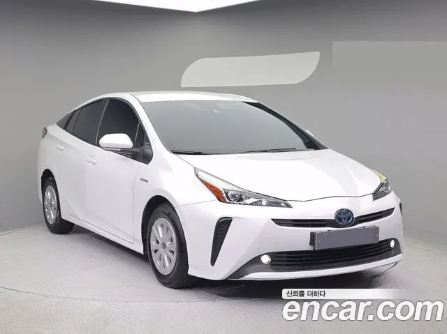 Toyota Prius — Фото автомобиля 3