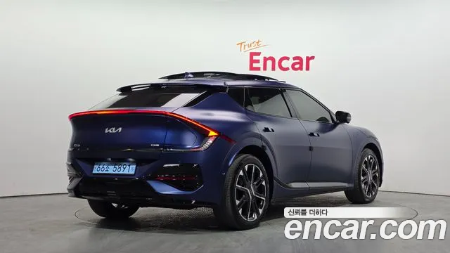 Kia EV6 — Фото автомобиля 2