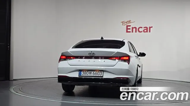 Hyundai Avante CN7 — Фото автомобиля 4