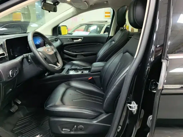 Ford Edge — Фото автомобиля 14