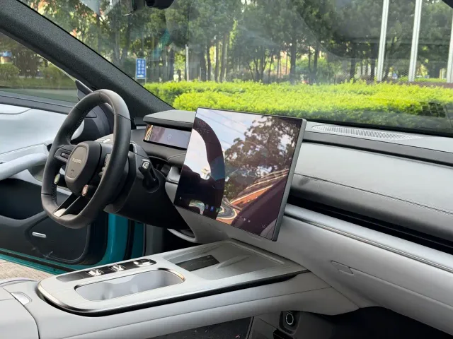 Xiaomi SU7 — Фото автомобиля 15