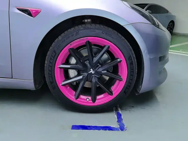Tesla Model 3 — Фото автомобиля 6