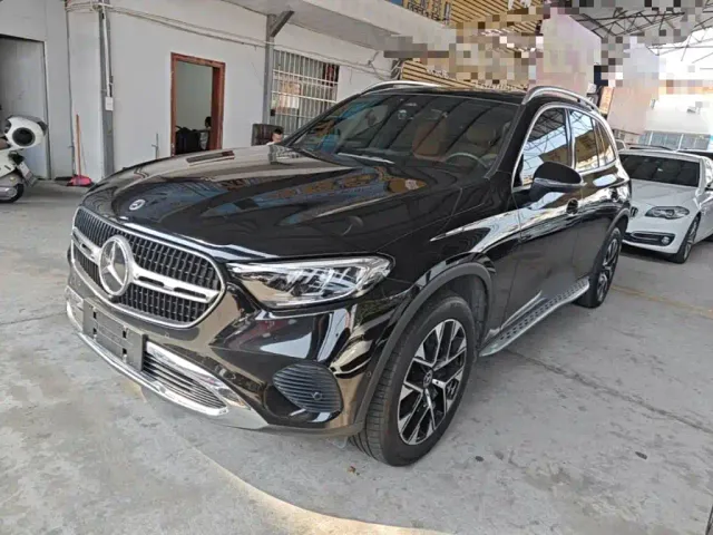 Фотография автомобиля — Mercedes-Benz GLC-Class