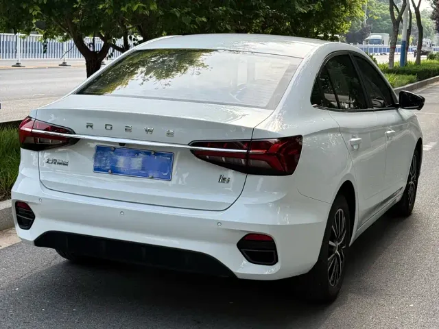 Roewe i5 — Фото автомобиля 5