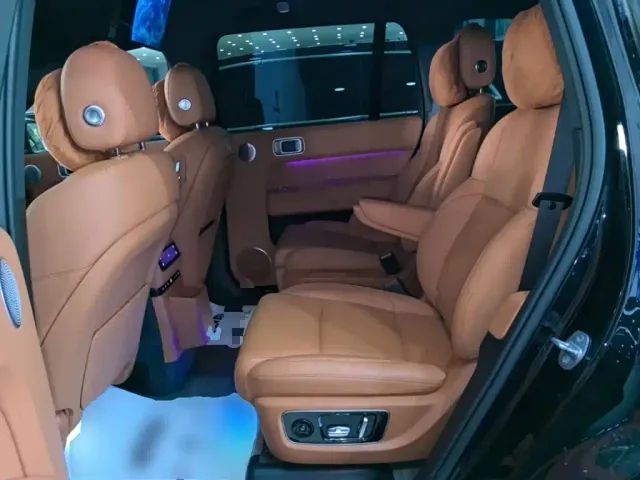 Li Auto L9 — Фото автомобиля 16