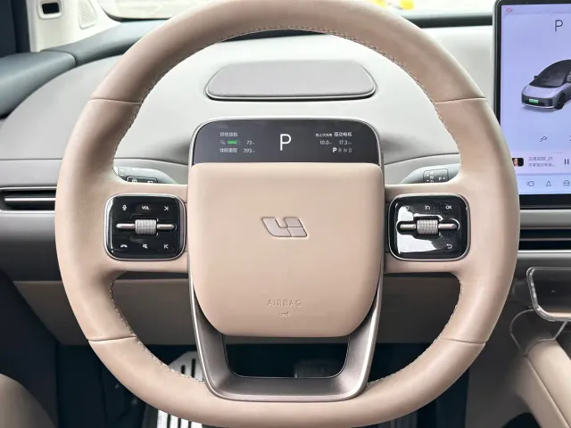 Li Auto i8 — Фото автомобиля 15