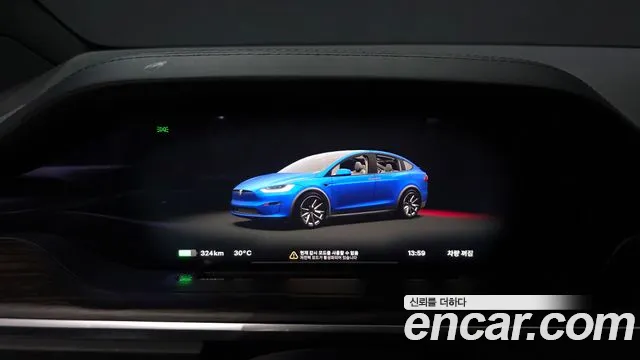 Tesla Model X — Фото автомобиля 26
