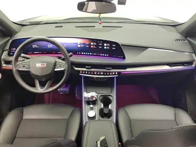 Cadillac XT4 — Фото автомобиля 12