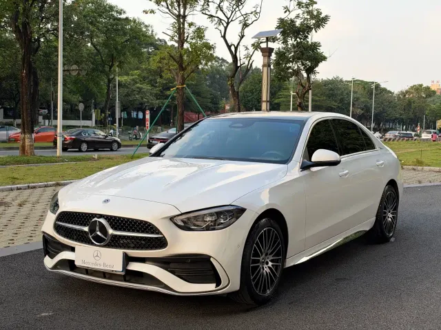 Фотография автомобиля — Mercedes-Benz C-Class