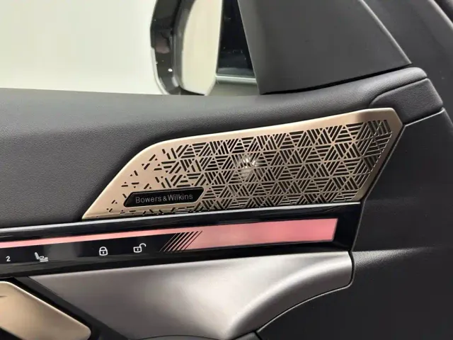 BMW 5 Series — Фото автомобиля 15