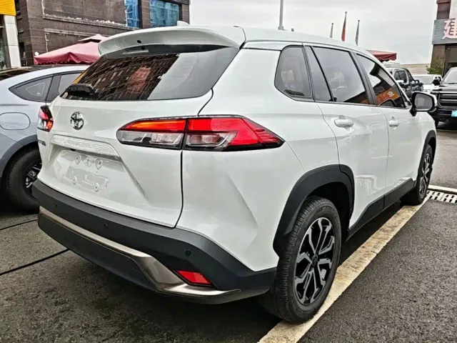 Toyota Frontlander — Фото автомобиля 6