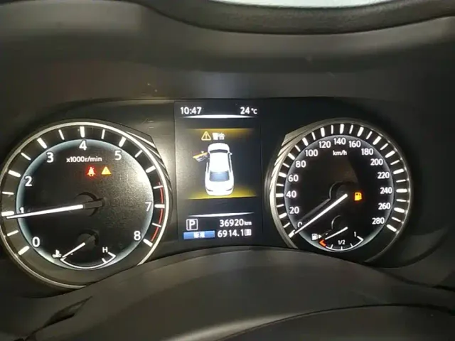 Infiniti Q50L — Фото автомобиля 11