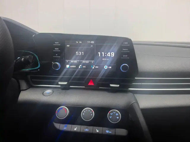 Hyundai Elantra — Фото автомобиля 14