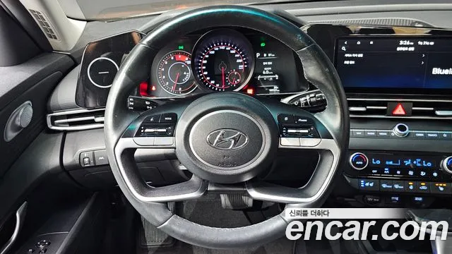 Hyundai Avante CN7 — Фото автомобиля 13