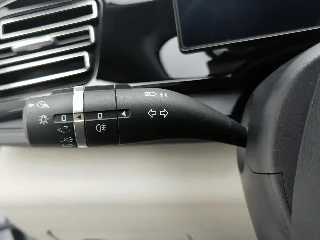 BYD Qin PLUS 2023 Champion Edition DM-i 55KM Leading — Фото автомобиля 21