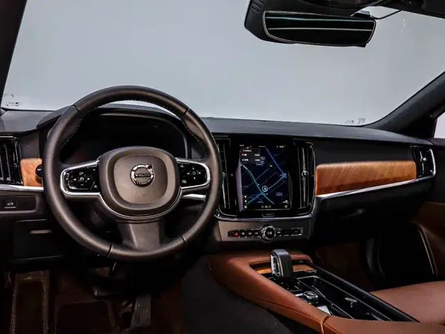 Volvo S90 — Фото автомобиля 18