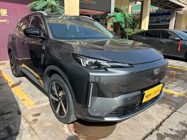 Changan Qiyuan Q05 — Фото автомобиля 3