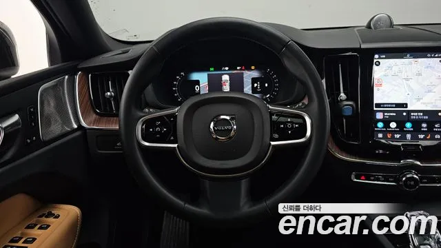Вольво XC60 — Фото автомобиля 11