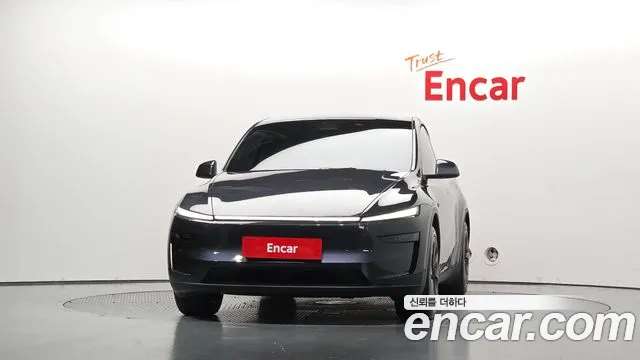 Tesla Model Y — Фото автомобиля 3