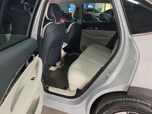 Geely Galaxy E5 — Фото автомобиля 11