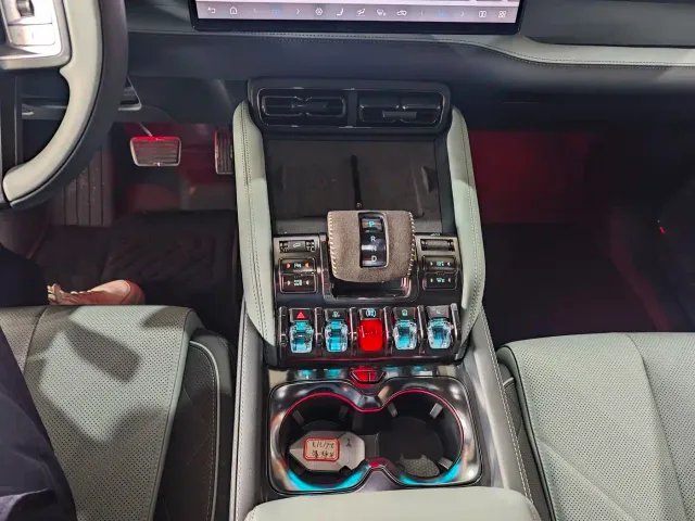 BYD FangChengBao Leopard 5 — Фото автомобиля 8