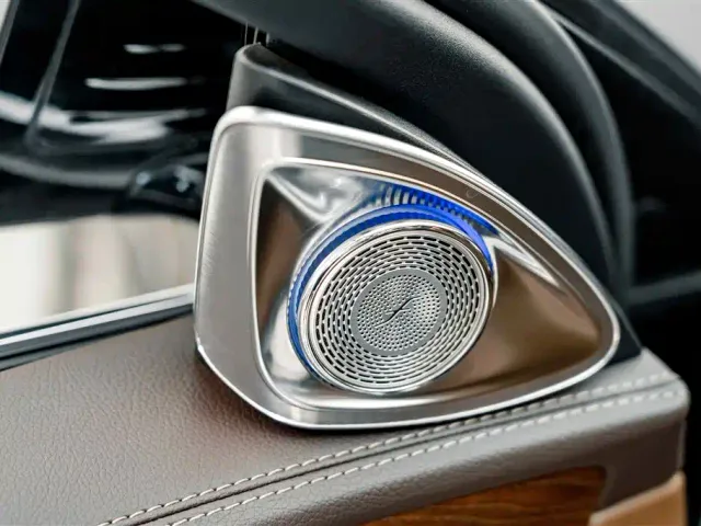 Mercedes-Benz E-Class — Фото автомобиля 16