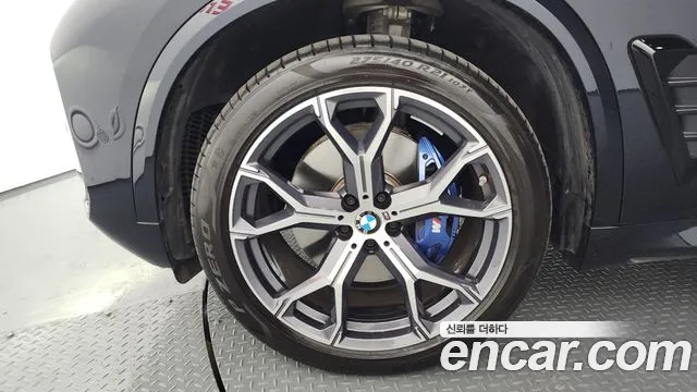 BMW X5 xDrive 40i M Sport — Фото автомобиля 5
