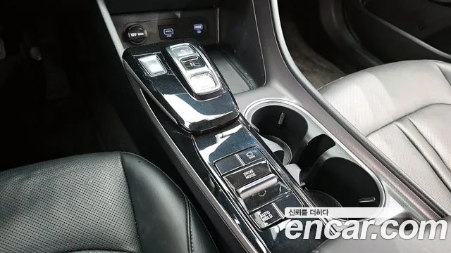 Hyundai Sonata Sonata (DN8) 2.0 LPG(Для проката) — Фото автомобиля 9
