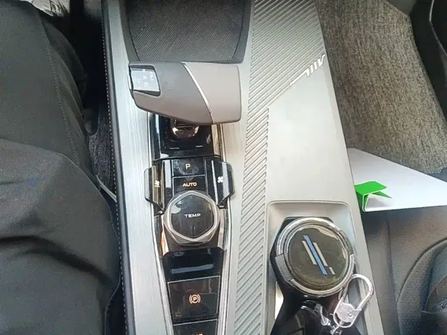 Changan Z6 — Фото автомобиля 13