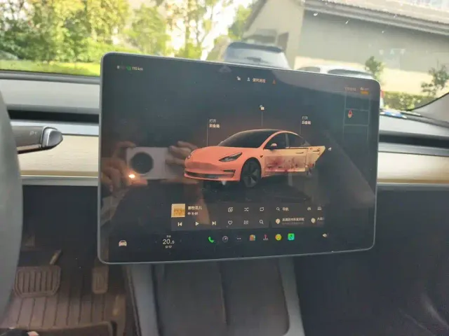 Tesla Model 3 — Фото автомобиля 7