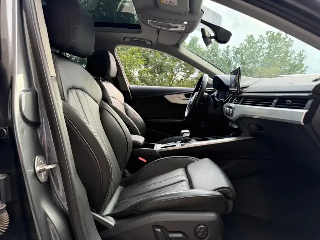 Audi A4L — Фото автомобиля 11