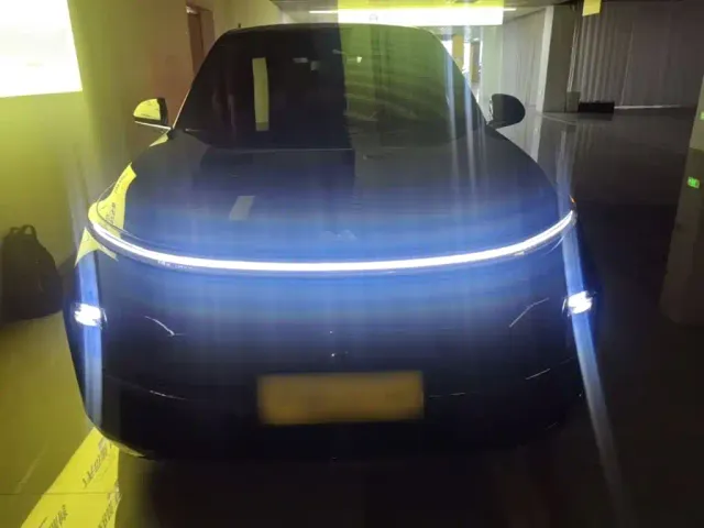 Фотография автомобиля — Li Auto L8