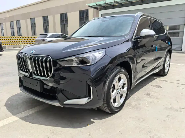 Фотография автомобиля — BMW X1