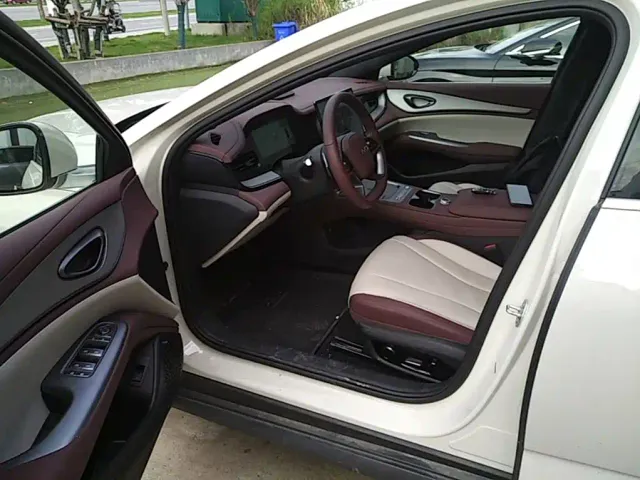BYD Seal 07 DM-i 2026 DM-i 1.5T 230km Flagship — Фото автомобиля 15