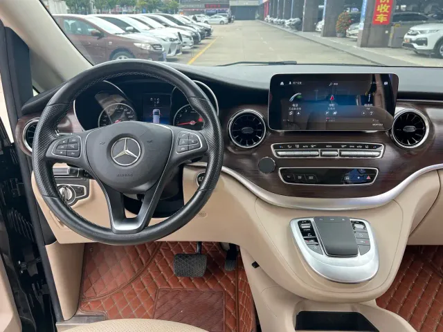 Mercedes-Benz V-Class — Фото автомобиля 22