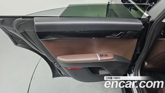 Hyundai Grandeur Grandeur (GN7) 2.5 Бензин 2WD — Фото автомобиля 25