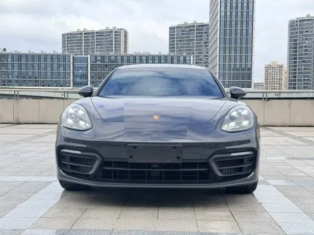 Porsche Panamera — Фото автомобиля 2